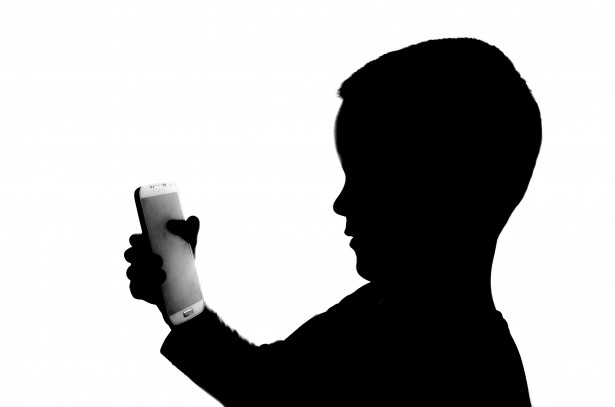 silhouette-boy-with-telephone