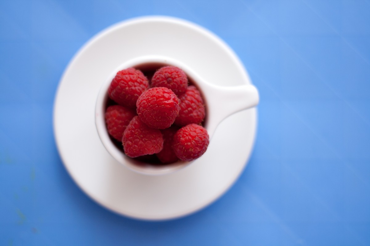 raspberry_berry_fruit_saucer_white_dish-2152